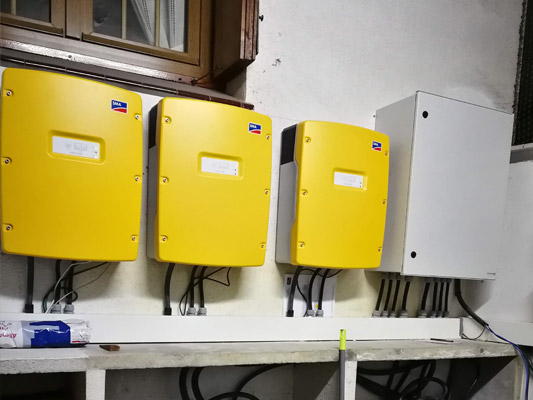 CASA CON BATERÍAS INSTALACIÓN AUTOCONSUMO SALA TÉCNICA (GIPUZKOA). 9kWn-15kWh